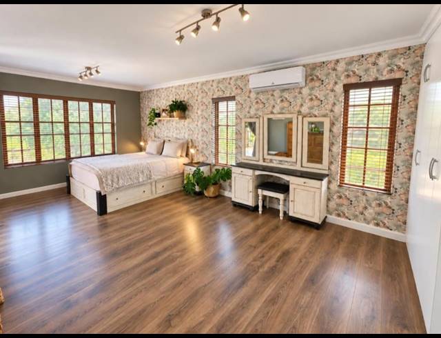 4 BEDROOM HOUSE FOR SALE IN CLIFTON HILL ESTATE